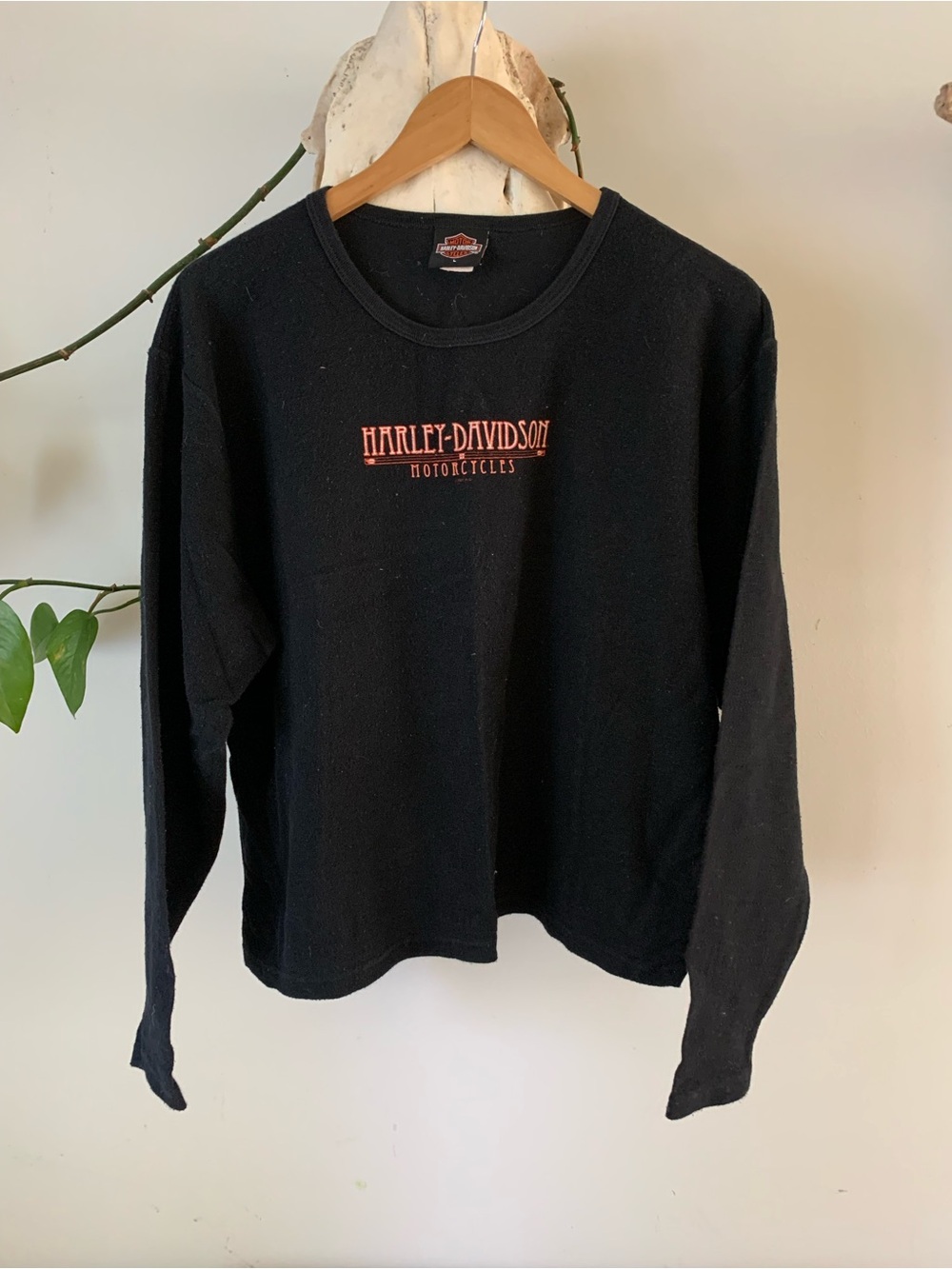 Vintage Harley-Davidson Women's Black Logo Sweater